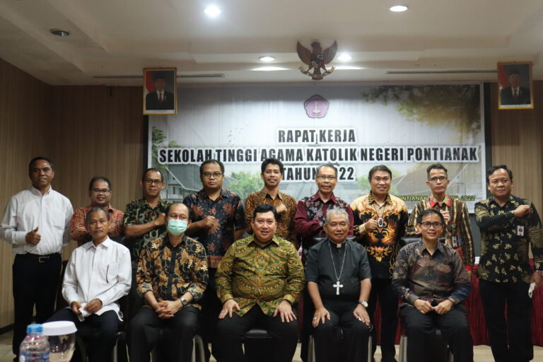 Rapat Kerja Sekolah Tinggi Agama Katolik Negeri Pontianak 2022